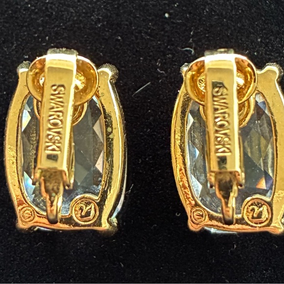 Vintage Swarovski Earrings Faceted Clear Crystal Rectangles Gold Tone Clip-On - Picture 4 of 5